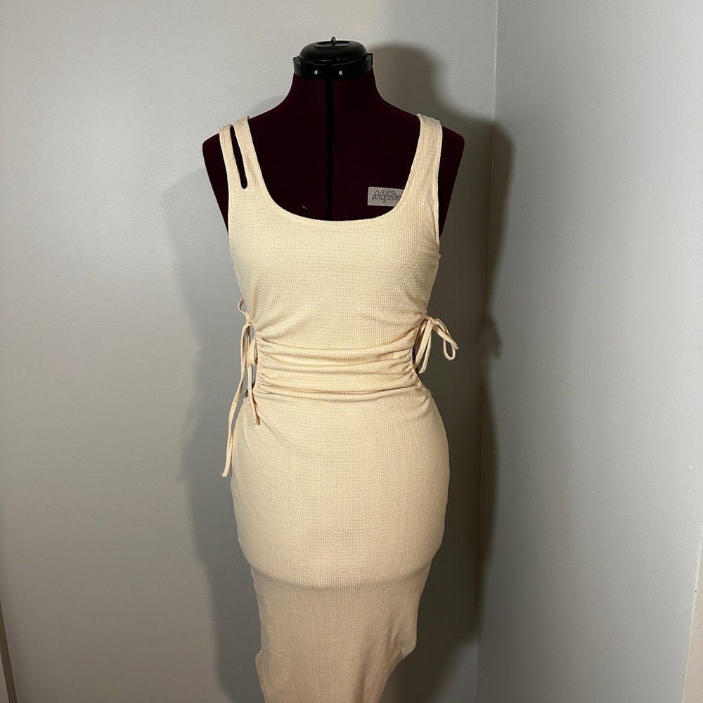 MIDI DRESS - SCOOP NECK CUT OUT DETAILS